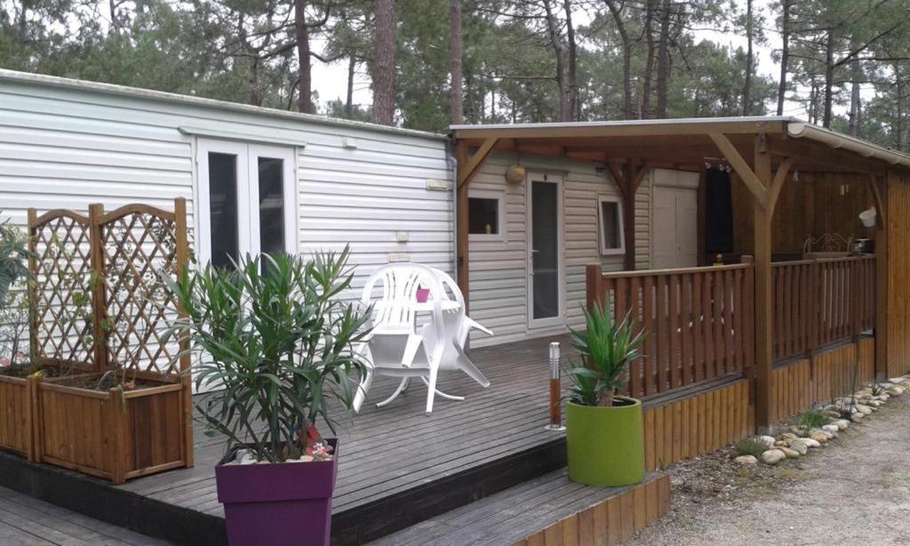 Bureaux Appartements Lesparre Medoc Exterior foto